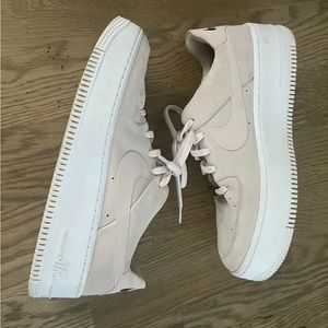 Great condition Nike air forces size 9 womens